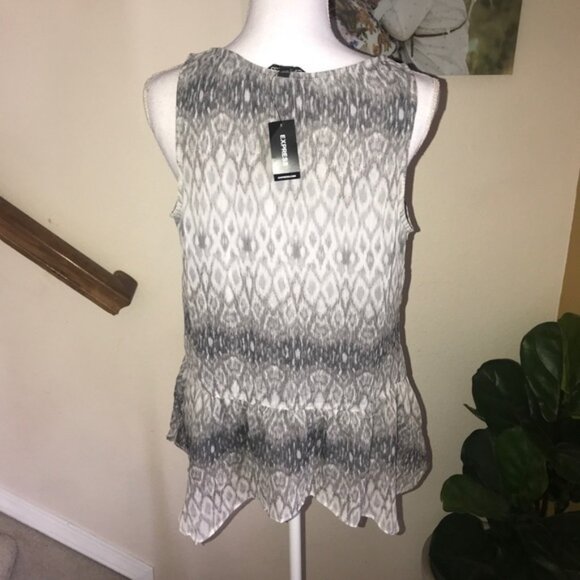 Express gray white ruffle tank top size M‎ NWT - Picture 2 of 5